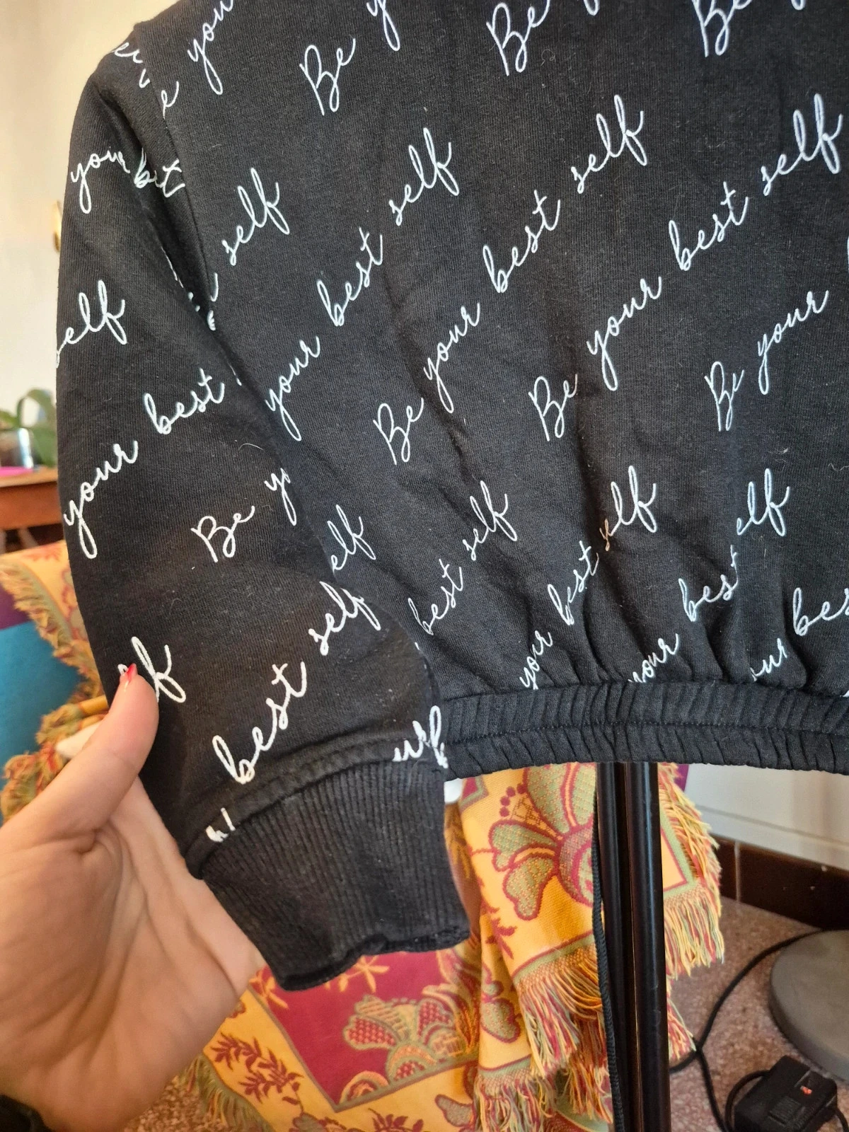 Jersey de manga corta con letras – photo 3